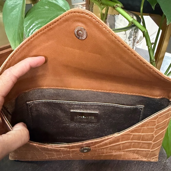 Michael Kors tan crocodile embossed leather envelope clutch - Picture 2 of 7